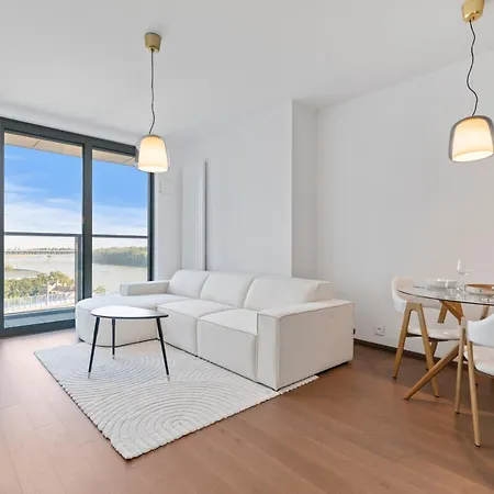 Eurovea Tower 3 River View Apartment *