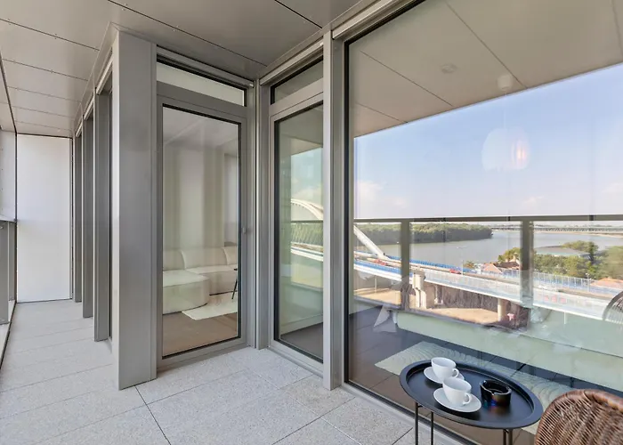 Eurovea Tower 3 River View * ברטיסלאבה