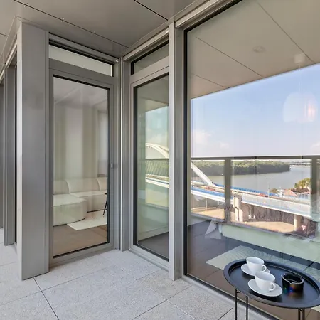 Eurovea Tower 3 River View * براتسيلافا